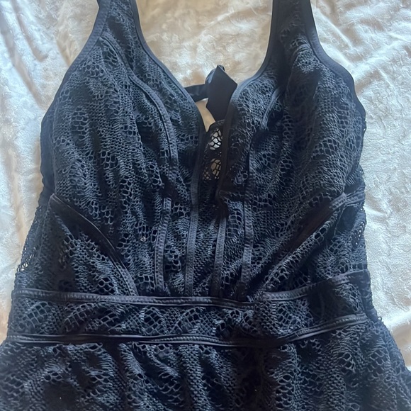 Becca swimsuit - Picture 4 of 7